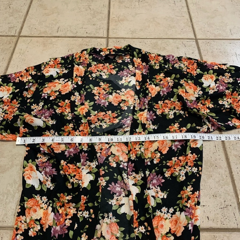 Gypsy Warrior Black Floral Crescent Moon Kimono Cardigan Robe Boho Layer M - Picture 4 of 6